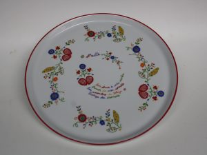 Prato Bolo Lenços dos Namorados