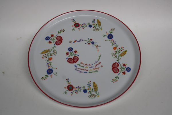 Prato Bolo Lenços dos Namorados